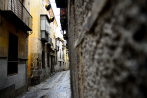 Calle Alfileritos, en Toledo. apartamentos turísticos