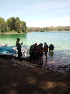 Imagen del dispositivo de búsqueda a la orilla de la laguna. lagunas de ruidera