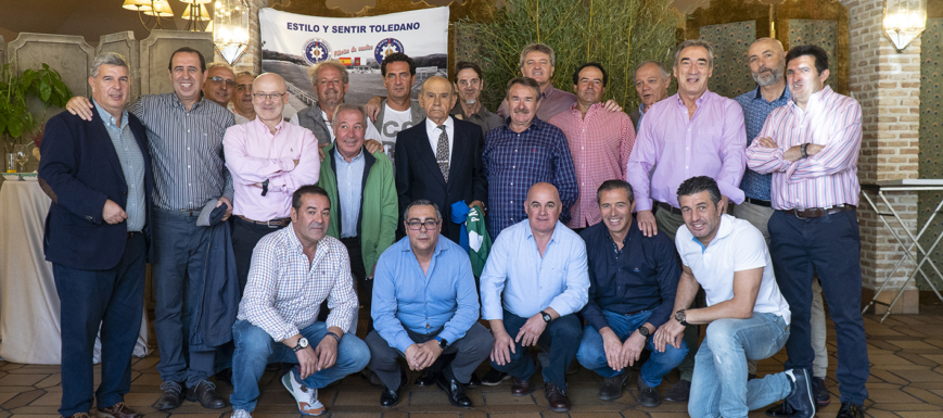 Homenaje de exjugadores del 'Santa' y del Toledo a Paulino Lorenzo.