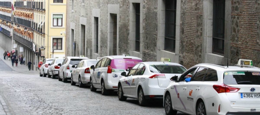 Taxis aparcados en Toledo.