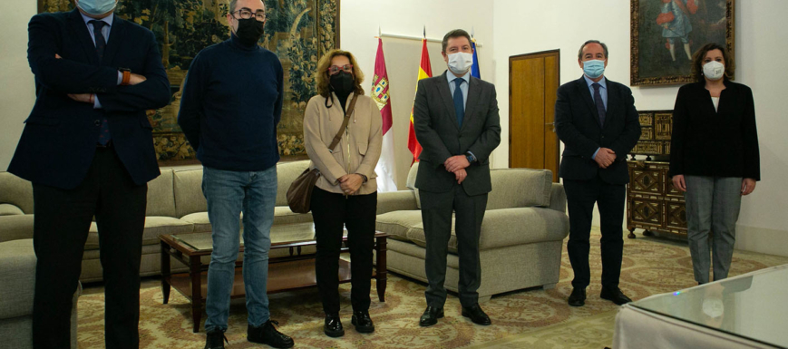 De izquierda a derecha, Jesús Fernández Sanz, Paco de la Rosa, Amparo Burgueño, Emiliano García-Page, Ángel Nicolás y Patricia Franco.