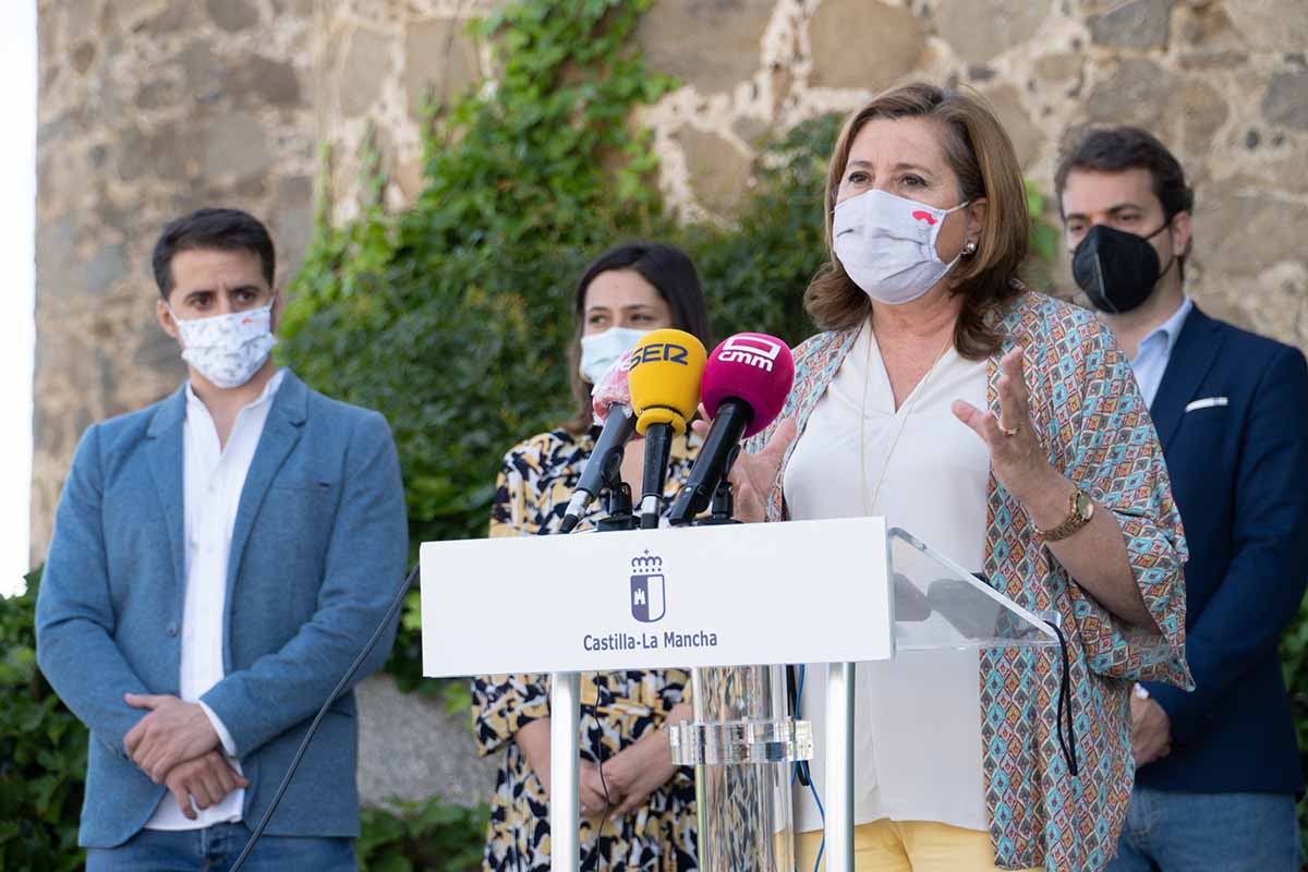 La consejera Rosa Ana Rodríguez visitó el albergue del Castillo de San Servando en Toledo