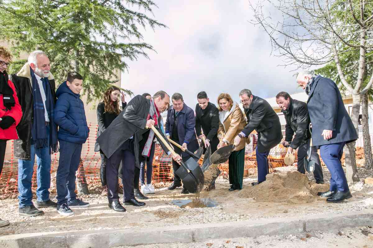 Primera piedra Instituto Ana María Matute de Cabanillas del Campo (Guadalajara)