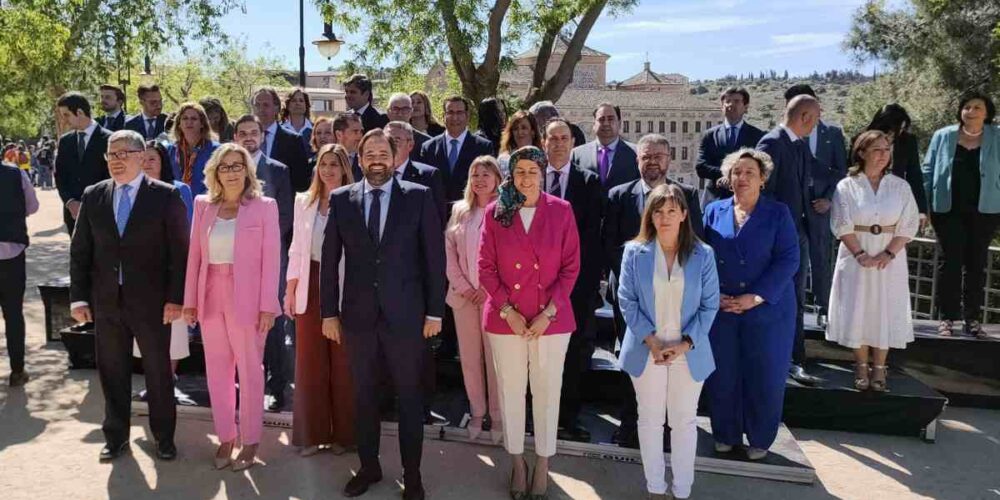 Por la provincia de Toledo será el presidente del PP de Castilla-La Mancha, Paco Núñez; por la provincia de Albacete será Tania Anducoberri, en la provincia de Ciudad Real, será la diputada regional Lola Merino; en la de Cuenca será la también diputada regional María Roldán; mientras que en Guadalajara será Nacho Redondo.