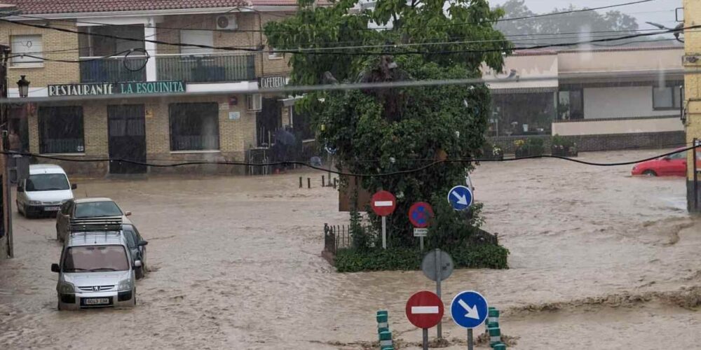 Una riada ha vuelto a inundar Cebolla. Foto realizada por un vecino de Cebolla y publicada por la Cadena Ser.