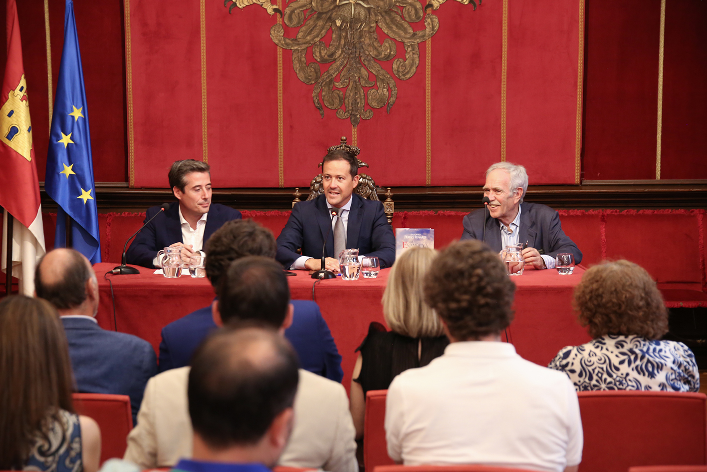 Carlos Velázquez, en el centro de la imagen.