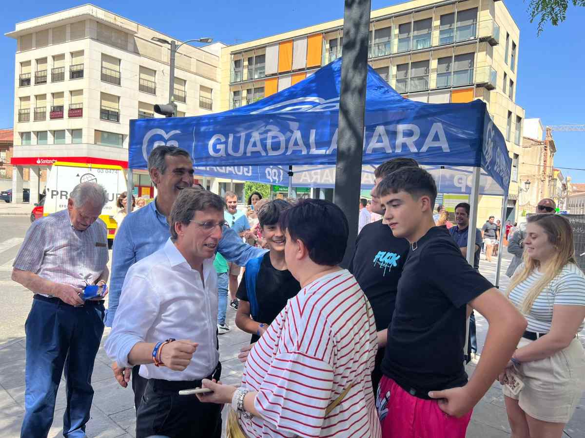 José Luis Martínez Almeida visita Guadalajara