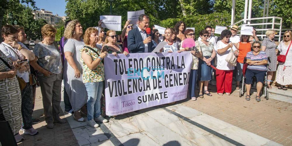 Concentración contra la violencia de género en Toledo