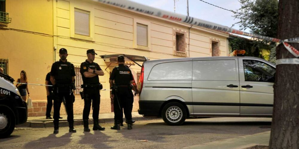 Tiroteo en el barrio de La Estrella, en Albacete. Foto: EFE/Manu.