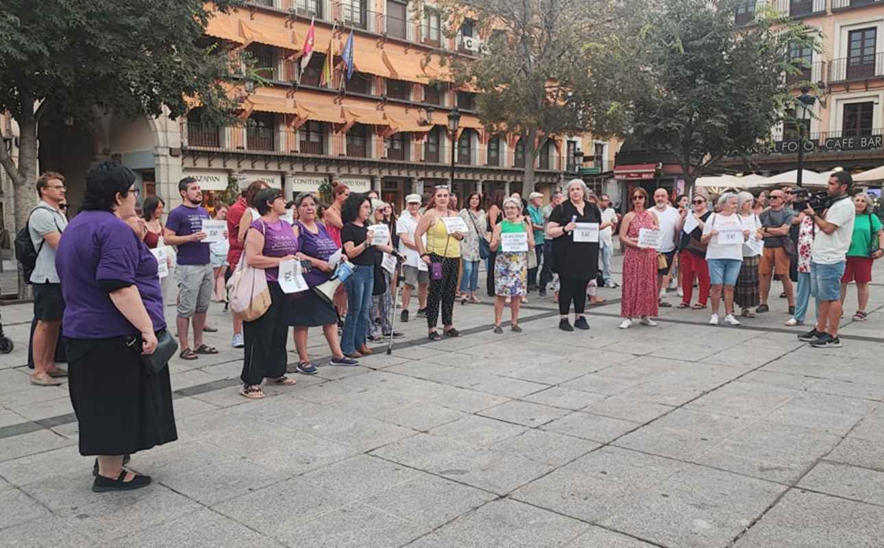 Concentración de la Plataforma 8M de Toledo para exigir la destitución de Rubiales.