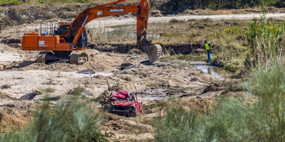 Dispositivo de búsqueda de la mujer que fue arrastrada por la riada. Foto: EFE/ Ángeles Visdómine.