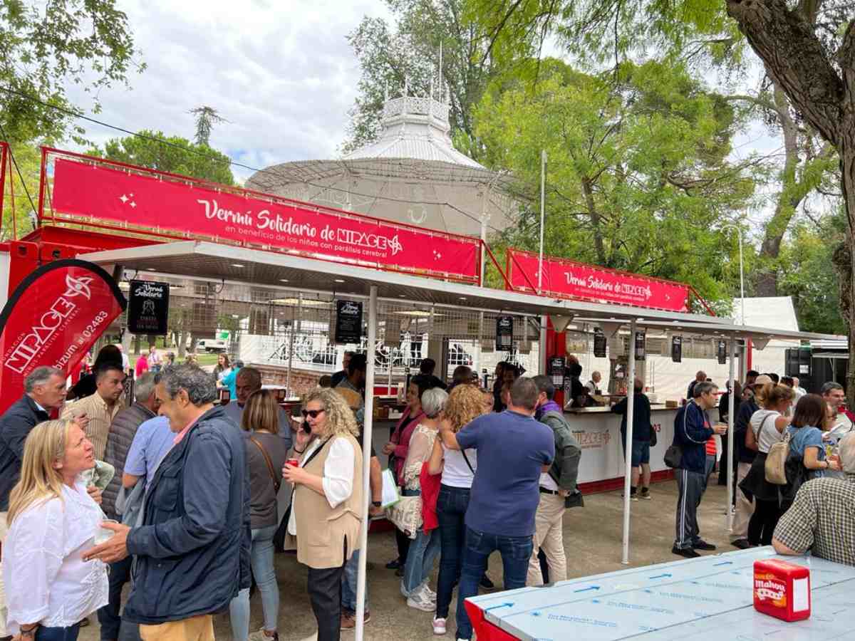 Vermú solidario de Nipace en Guadalajara