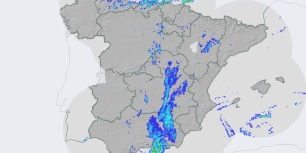 Como se ve en el mapa, las lluvias llegan a CLM. Imagen: Aemet.