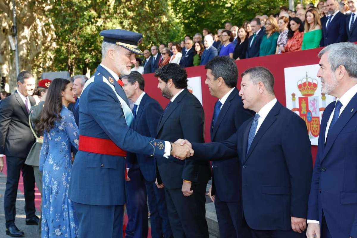 Saludo del rey Felipe VI y Page. Foto: ©️Casa de S.M. el Rey.