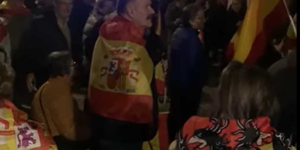 Concentración frente a la sede del PSOE, en Toledo.