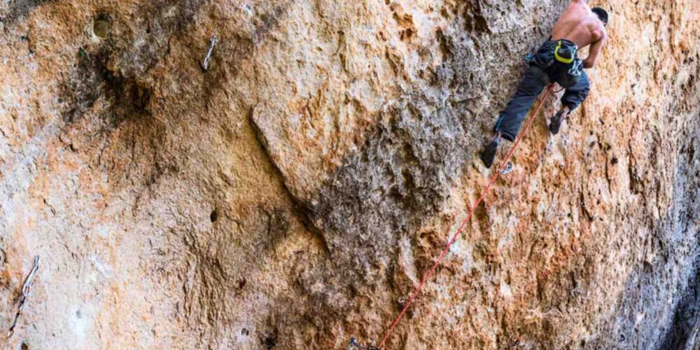 Escalada en Cuenca. Foto: Turismo Castilla-La Mancha.