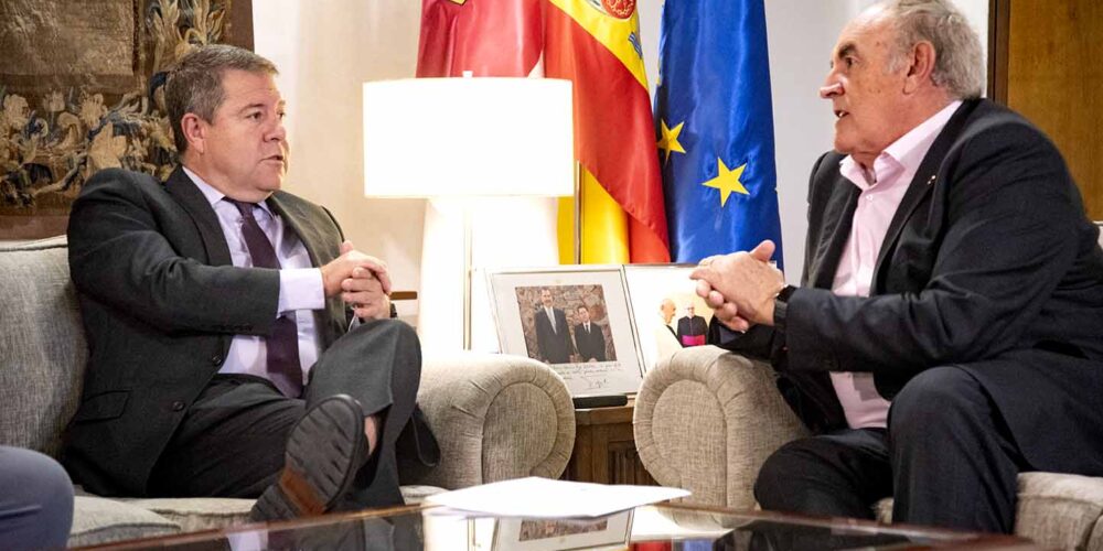 El presidente de Castilla-La Mancha, Emiliano García-Page, y el secretario general de Asaja CLM, José María Fresneda.