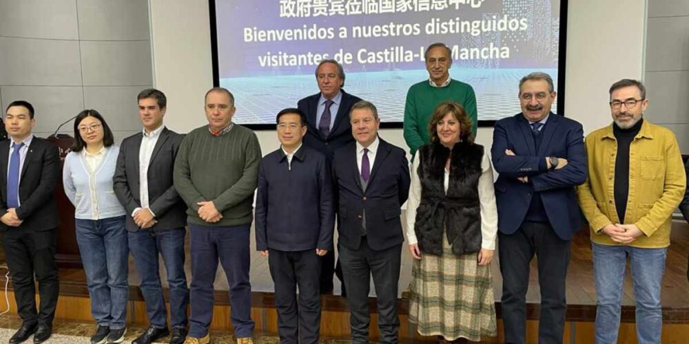 Visita de la delegación castellanomanchega al Centro de Información del Estado Chino.