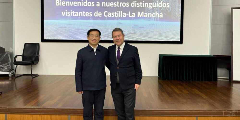 El presidente de Castilla-La Mancha, Emiliano García-Page, en su viaje a China. Foto: Gobierno CLM.