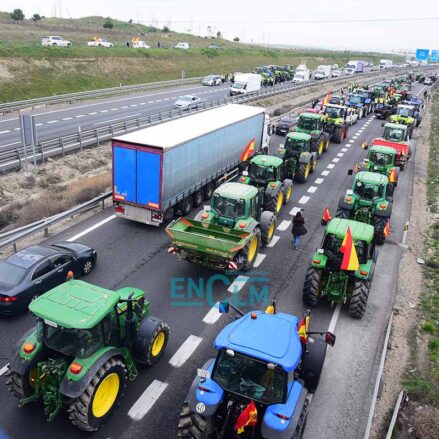 Cortes en la A-42 por la tractorada. Foto: Rebeca Arango.