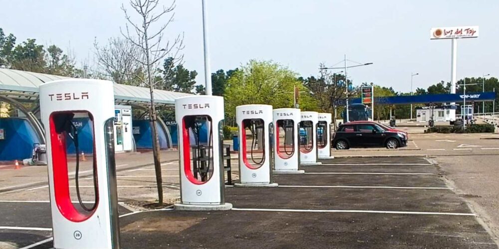 Imagen de los supercargadores eléctricos de Tesla en la provincia de Toledo.