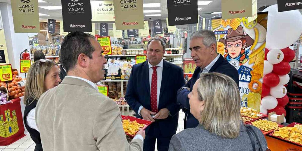 El consejero de Agricultura, Ganadería y Desarrollo Rural, Julián Martínez Lizán.