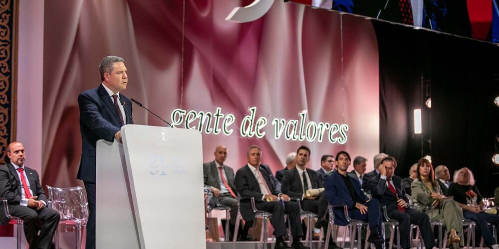 El presidente de Castilla-La Mancha, Emiliano García-Page, en el acto institucional por el Día de la Región.