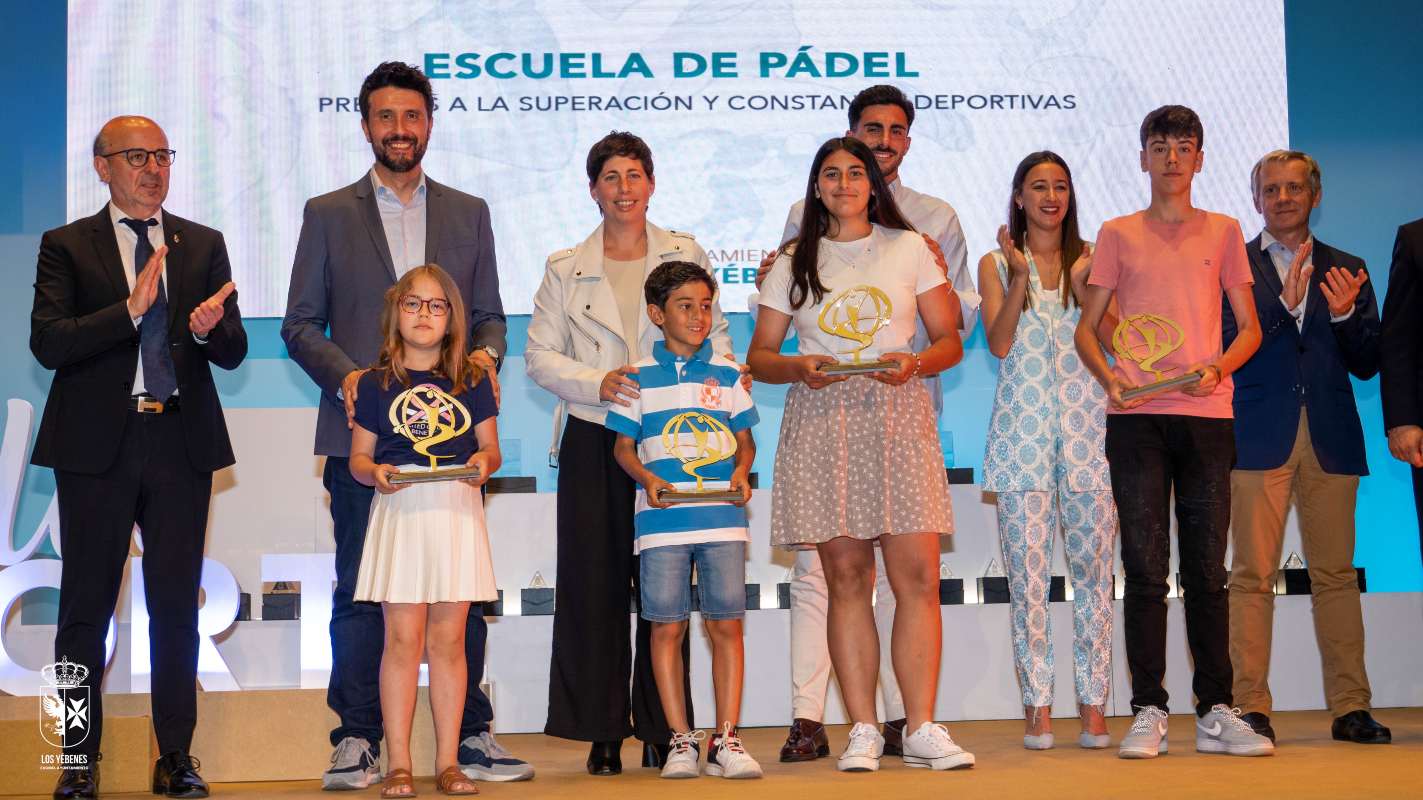 Foto de familia en la Gala del Deporte de Los Yébenes.