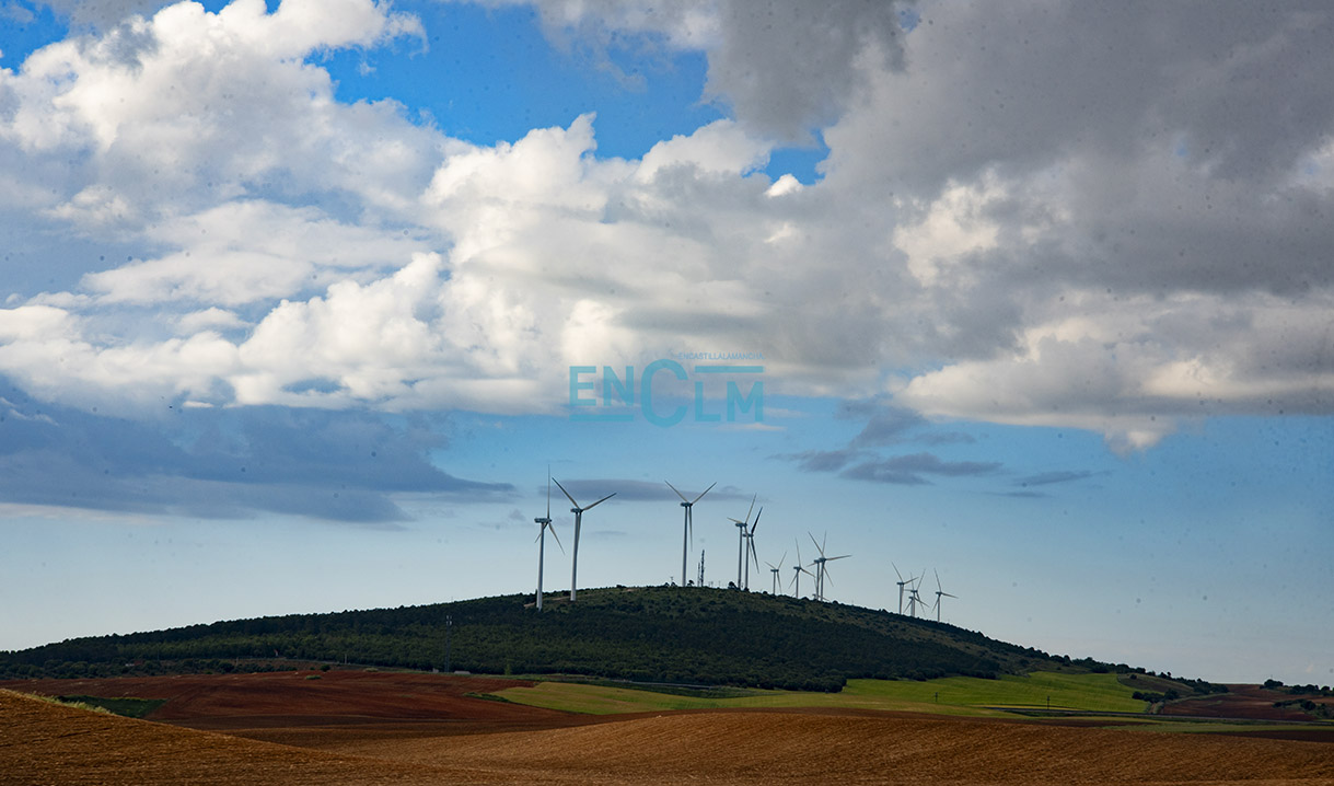 Molinos de viento paisajes tiempo cielo nubes