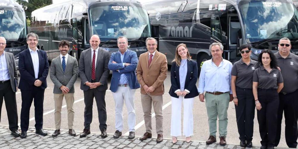 Presentación de la nueva flota de autobuses de la línea Talavera-Madrid.