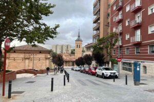 Los conciertos de las plazas General Prim y San Esteban se trasladan a la plaza de  la cuesta de San Miguel junto a la capilla Luis de Lucena