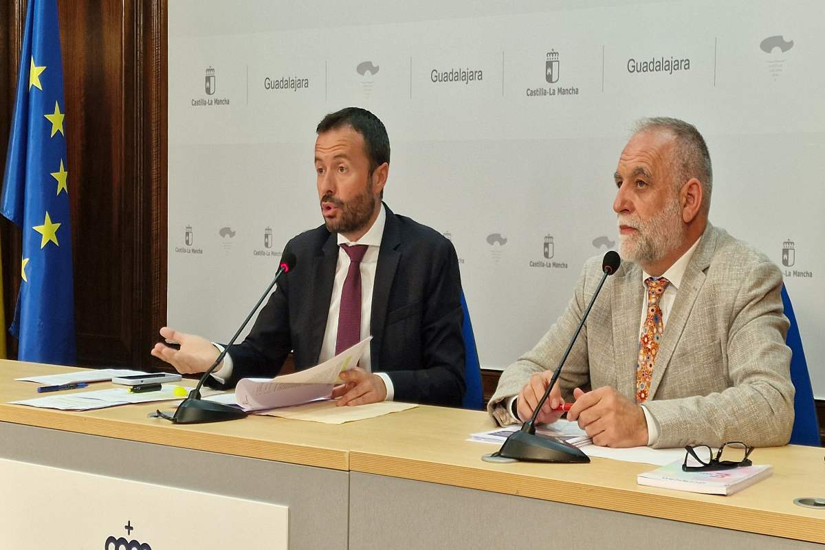 José Luis Escudero, delegado de la Junta en Guadalajara y Ángel Fernández Montes delegado de Educación