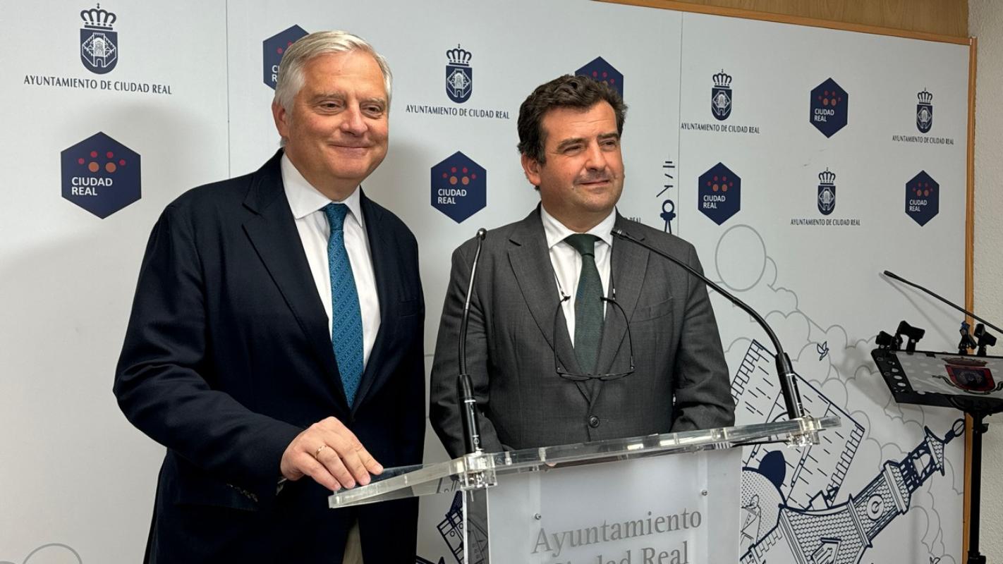 Francisco Cañizares y Ricardo Chamorro, haciendo balance de un año de gobierno.