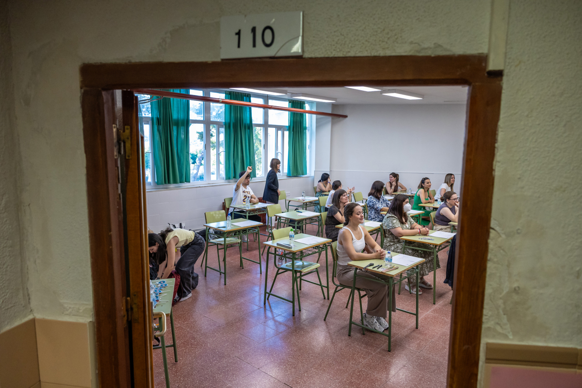 Un examen en el IES Universidad laboral (Toledo). Foto: EFE/Ángeles Visdómine.