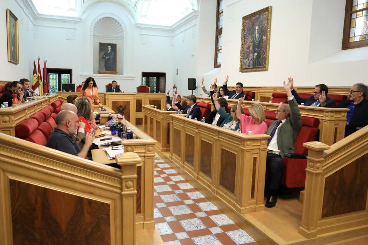 Pleno en el Ayuntamiento de Toledo.