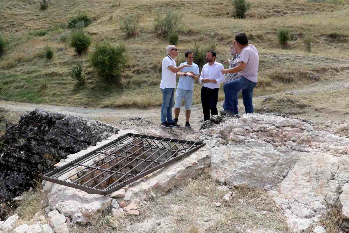 Visita a la "nevera" medieval de Cogolludo (Guadalajara)