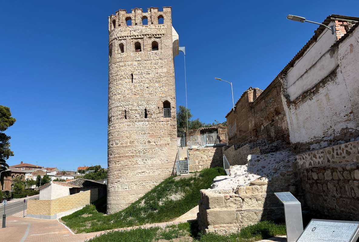 Exterior de la Torre de la Vela tras la restauración.