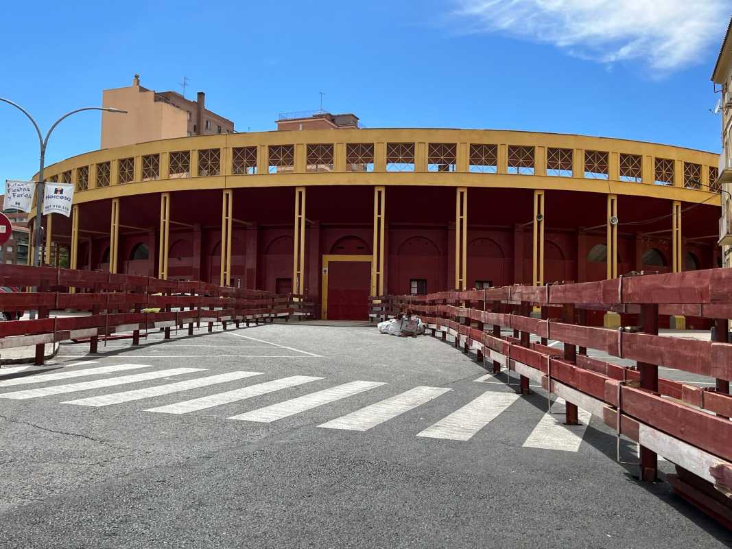 Plaza de toros de Guadalajara con el recorrido de encierros de Ferias y Fiestas