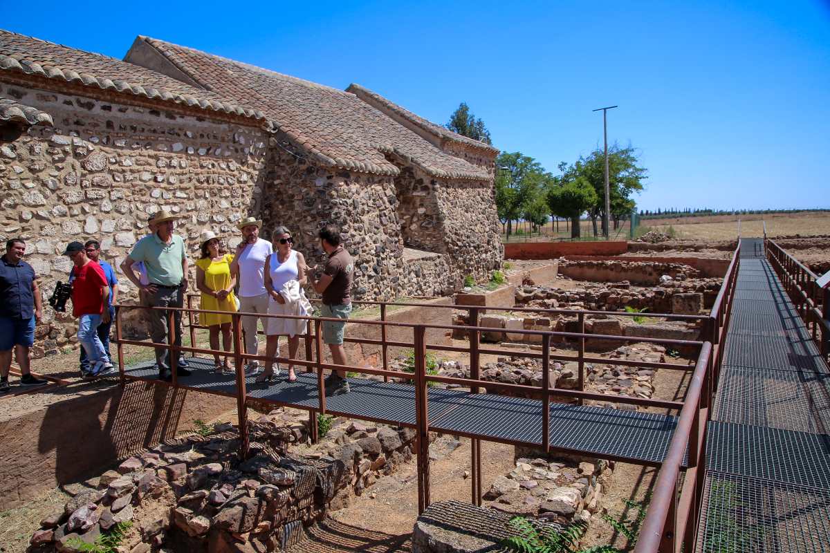 La delegada del Gobierno de España en la región ha visitado el yacimiento de Oreto-Zuqueca