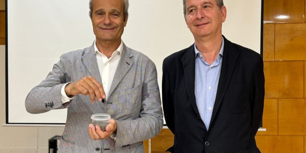 El presidente de la empresa Quantum Minería, Javier Merino, y el geólogo del proyecto, Enrique Buckhalt