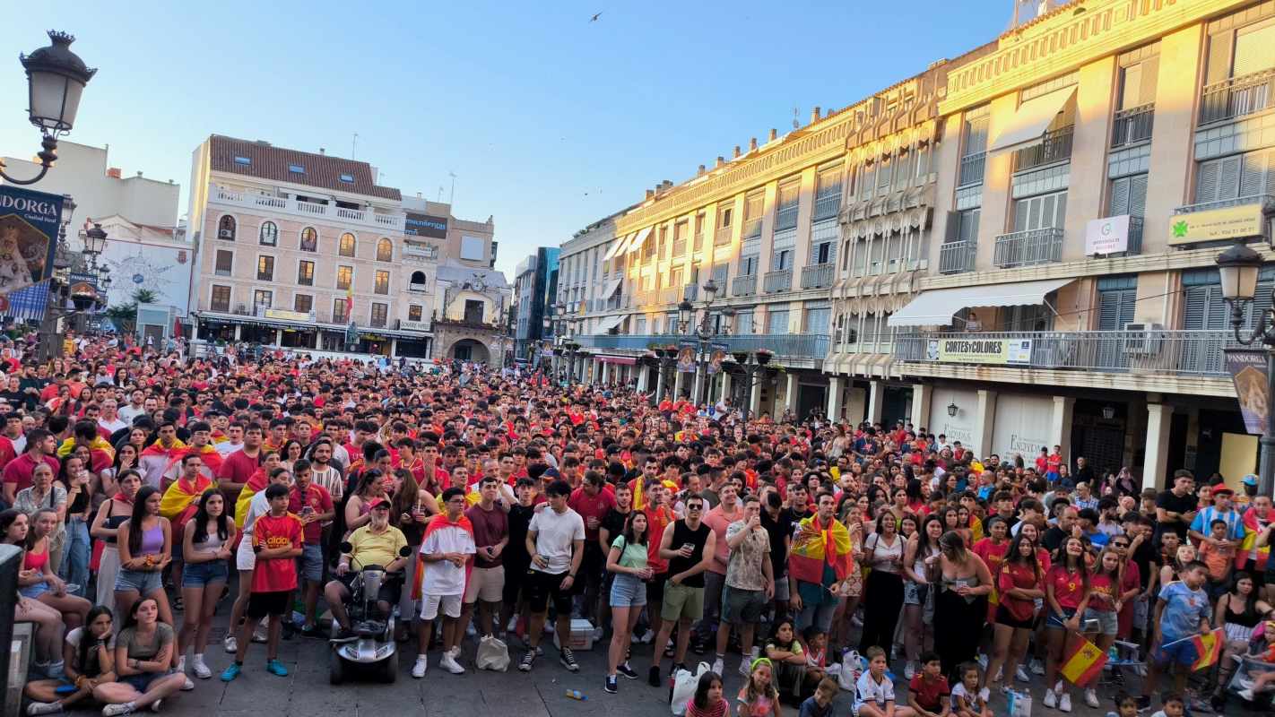 Seguidores de la Selección Española el pasado martes en la Plaza Mayor de Ciudad Real