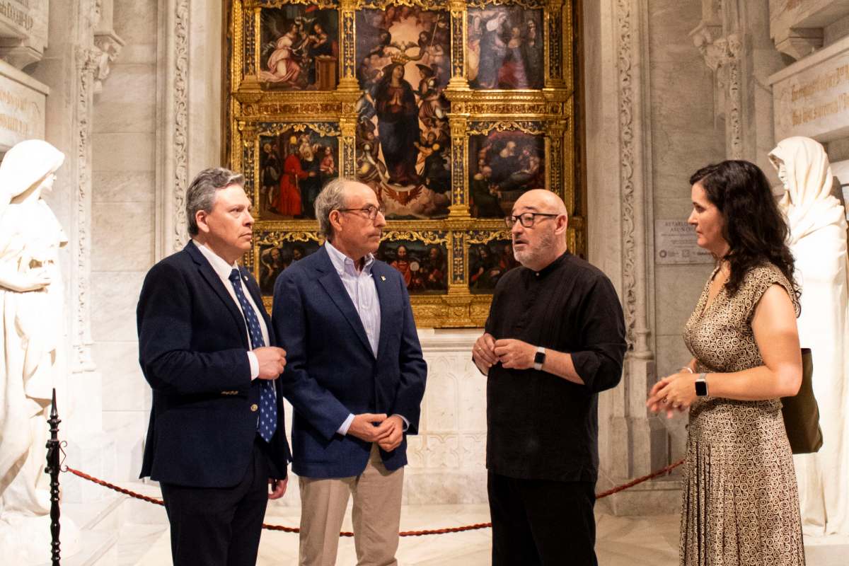 Visita del presidente de Globalcaja a la Catedral de Cuenca.