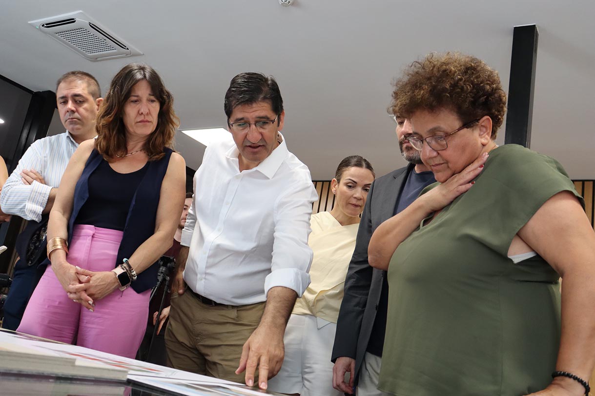 l vicepresidente segundo del Gobierno de Castilla-La Mancha, José Manuel Caballero, visita diferentes actuaciones del Ejecutivo autonómico en Corral de Calatrava
