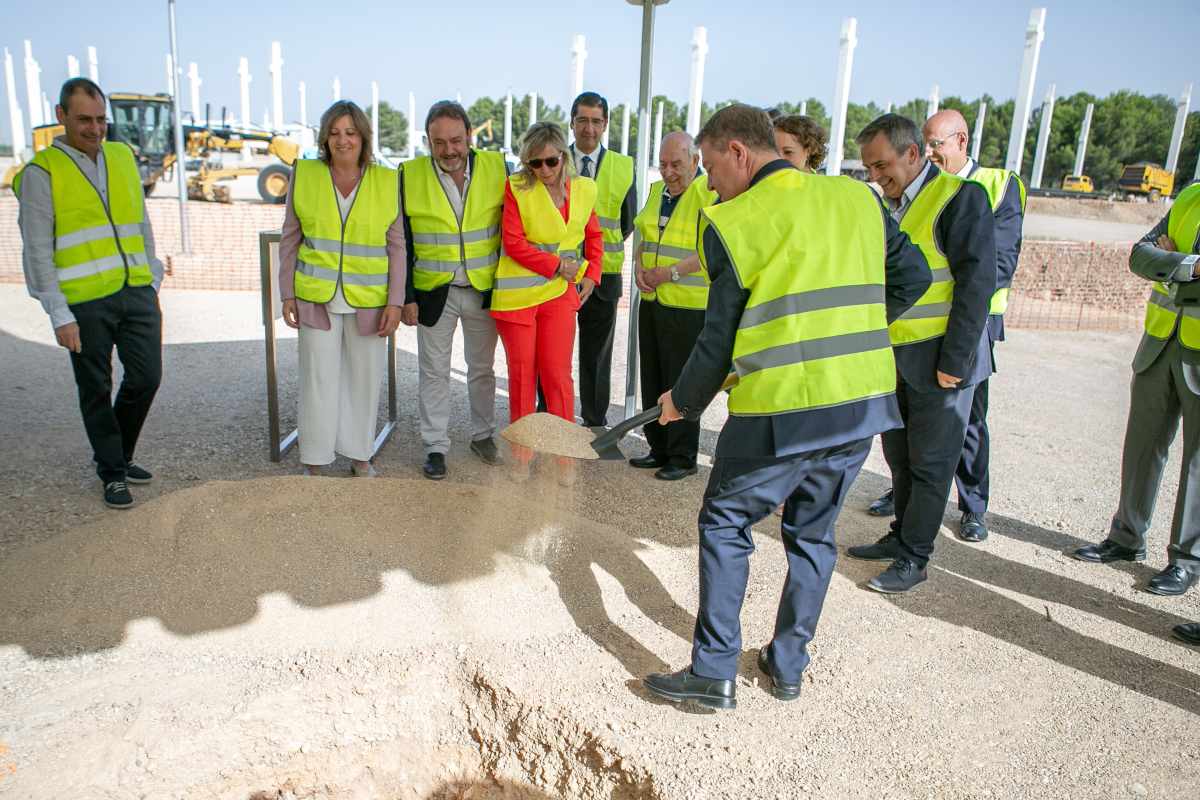 Colocación de la primera piedra de las nuevas instalaciones de Cabezuelo Foods, en Socuéllamos.