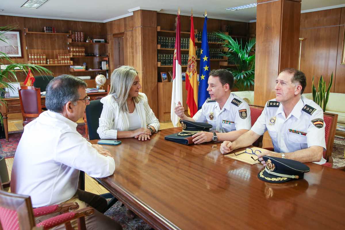 Reunión entre Milagros Tolón y David Simón Polo.