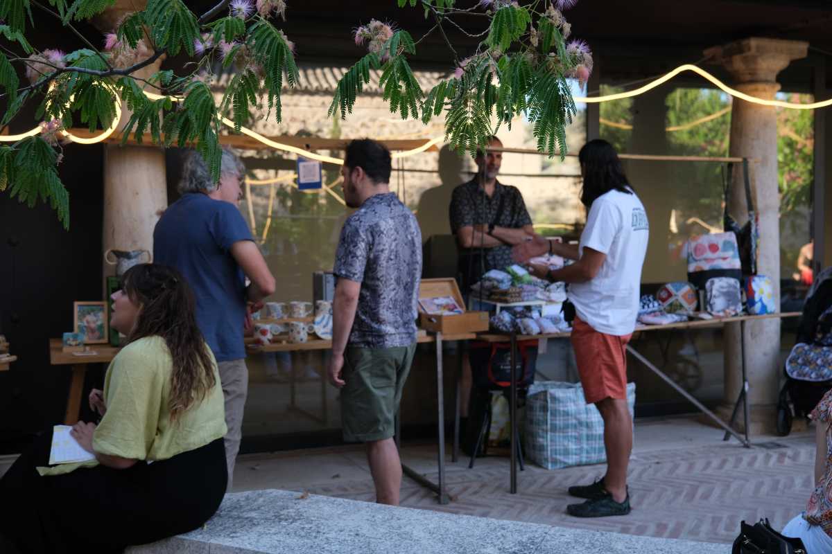 Mercado de Artesanía en el jardín de San Lucas.