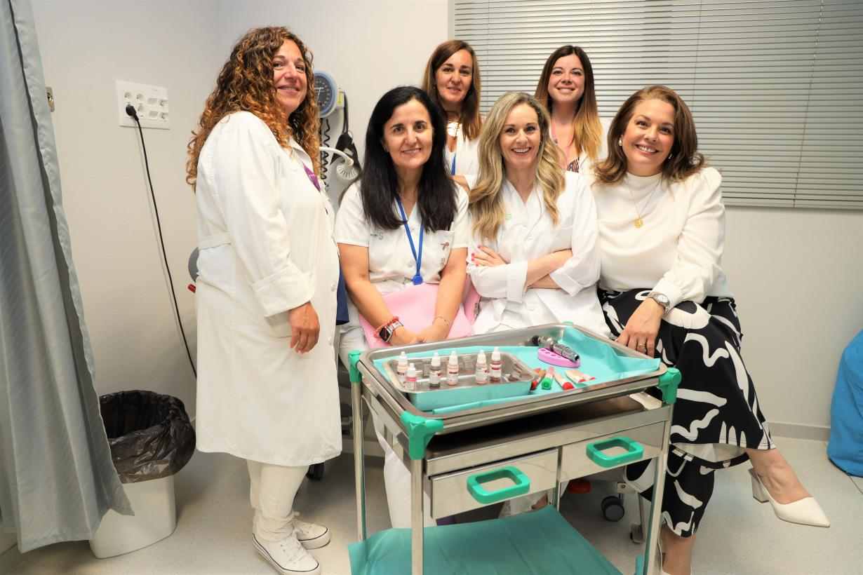 El equipo de Enfermería del Hospital Universitario de Toledo que llevará a cabo la técnica de micropigmentación en pacientes de cáncer de mama.