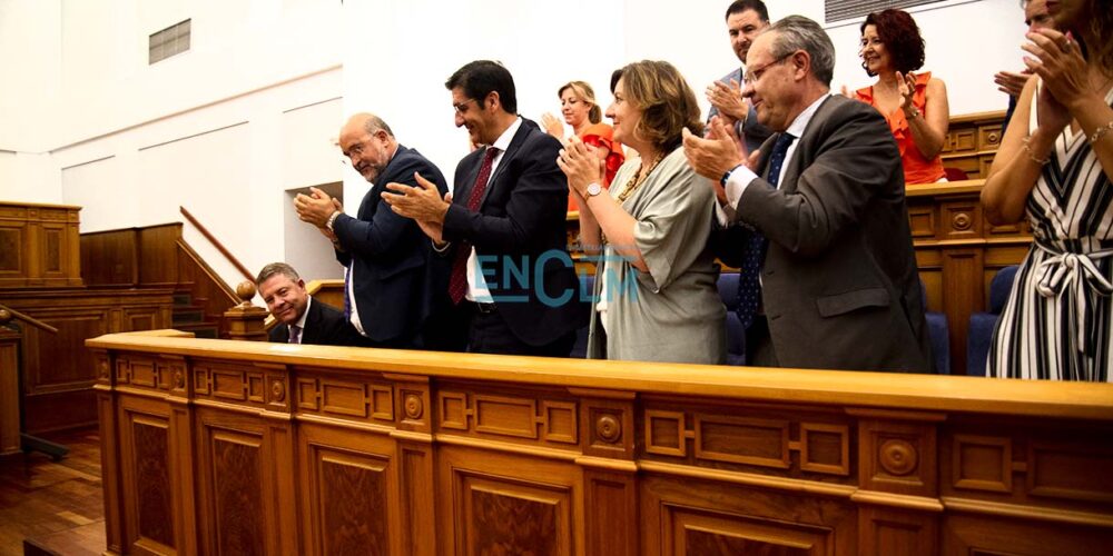 Page, aplaudido en el pleno del Estatuto de Autonomía y la del Reglamento del Parlamento autonómico