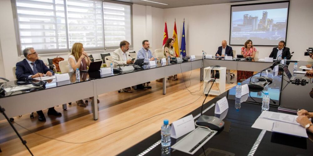 Reunión del Observatorio de Promoción Industrial de Castilla-La Mancha.