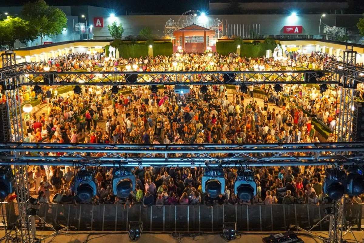 Afluencia de público en un concierto de la Feria de Ciudad Real en el Auditorio La Granja